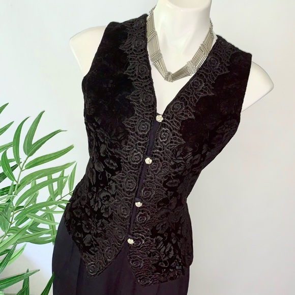 v i n t a g e :: Velvet Vest Bracade Embroidered Overall Back Tie - Picture 11 of 16